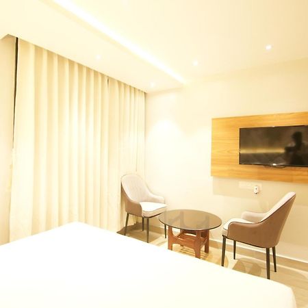 Hotel Dc Star โกลกาตา ภายนอก รูปภาพ