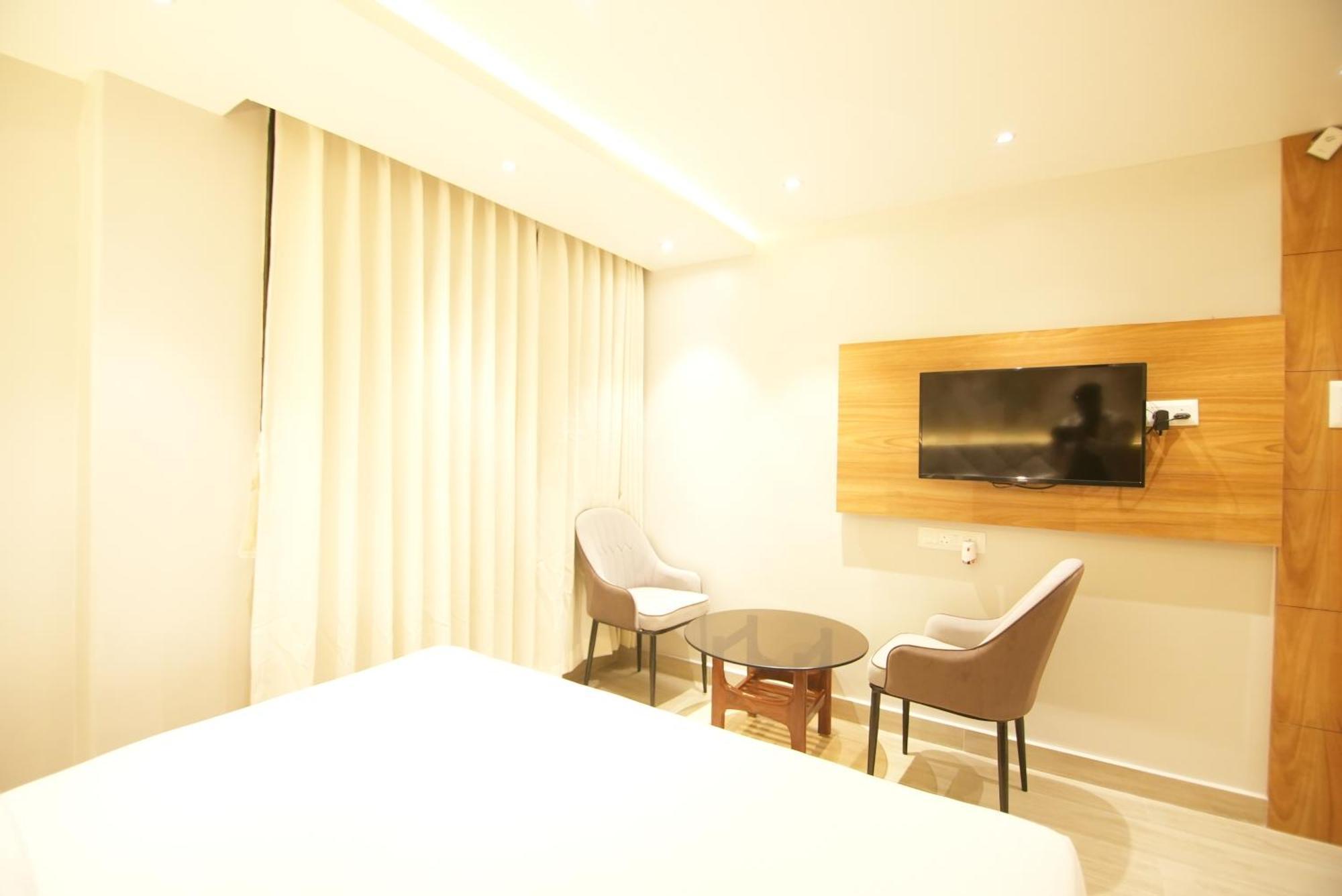 Hotel Dc Star โกลกาตา ภายนอก รูปภาพ